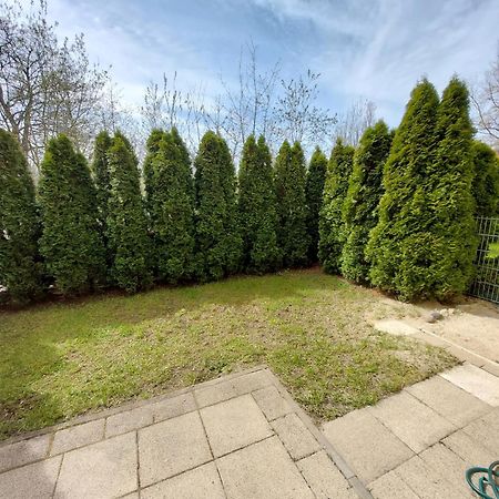 Apartament Z Ogrodkiem 코워브제크 외부 사진