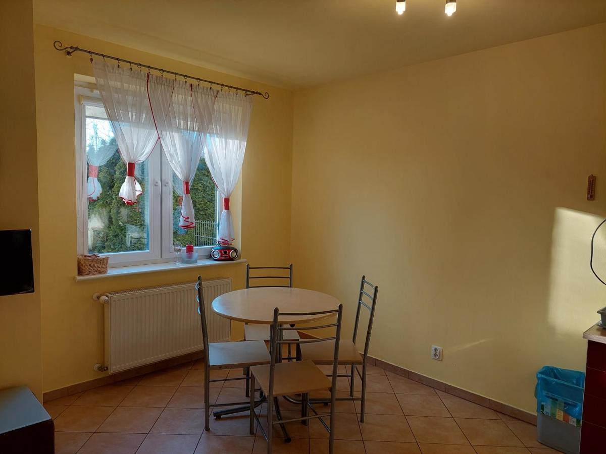 Apartament Z Ogrodkiem 코워브제크 외부 사진